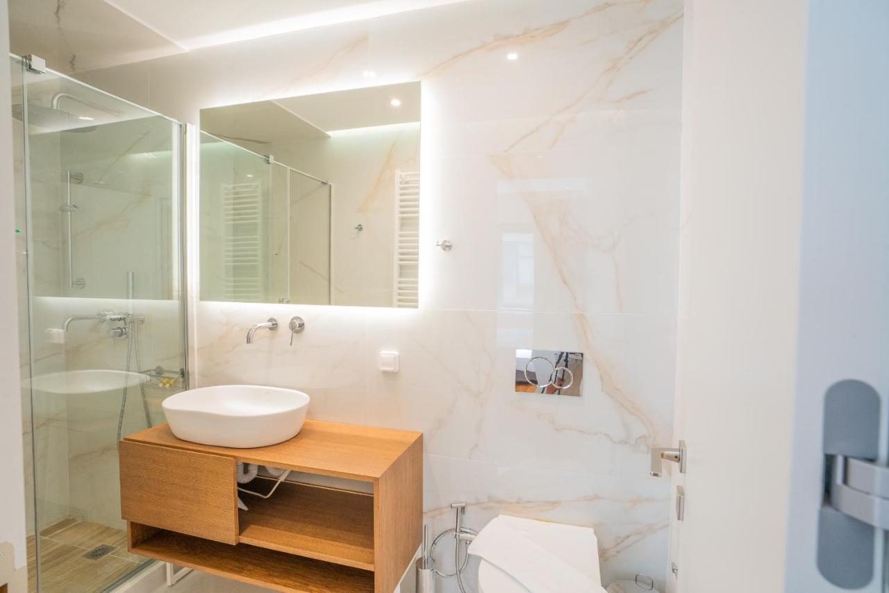 Noho Apartments @ Akadimias Атина Екстериор снимка